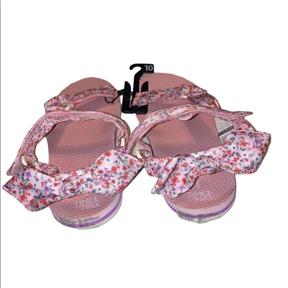 Time and Tru Sandals 8 - Picture 2 of 4